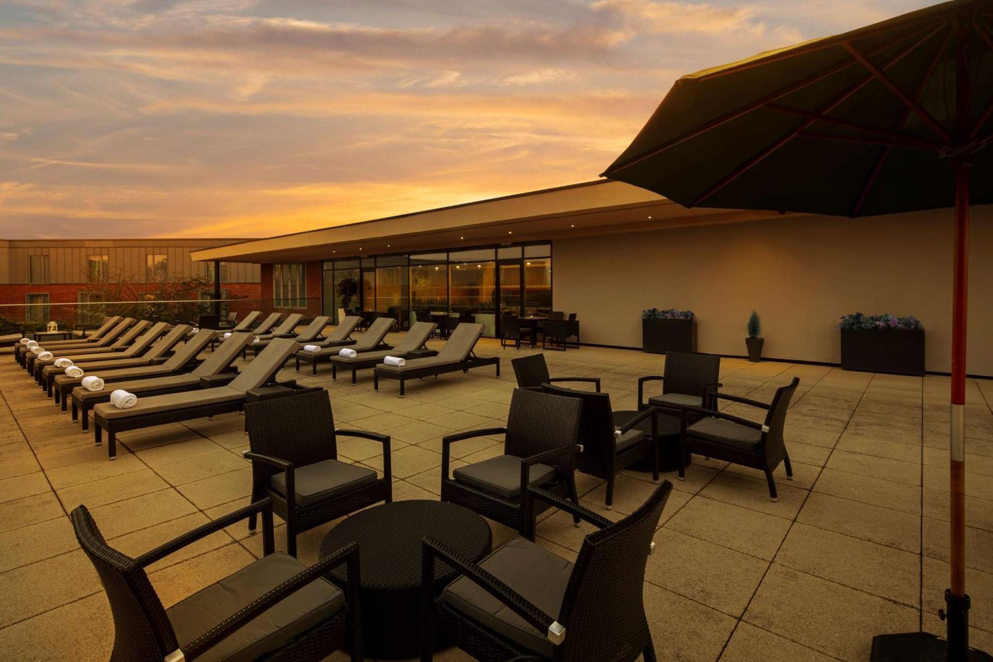 Doubletree By Hilton Chester Luaran gambar